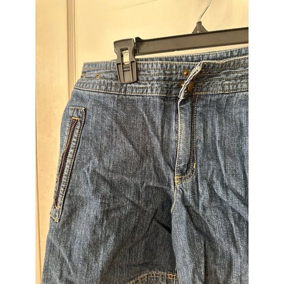 Liz Claiborne women’s size 8 denim Shorts - Picture 4 of 10